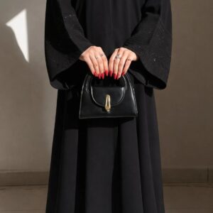 عباية الأميرة سوداء كريب واقف شتوية بقصّة ربع كلوش وأطراف لماعة